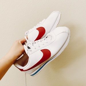 Nike Cortez Basic SL // LIKE NEW!